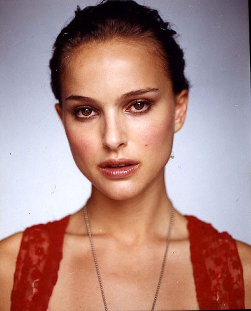 9P Natalie Portman showing her pussy and tits and fucking hard
