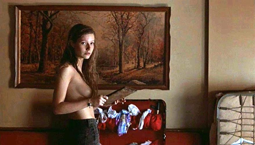 15P Gwyneth Paltrow showing her nice big tits in some nude movie caps