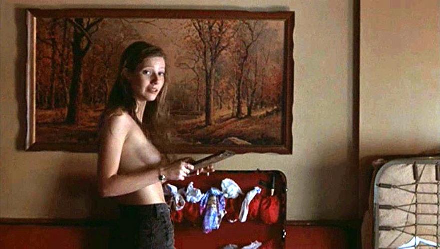 15P Gwyneth Paltrow showing her nice big tits in some nude movie caps