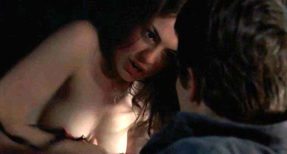10P Anne Hathaway exposing her nice big tits in some nude movie caps