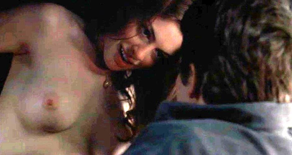 10P Anne Hathaway exposing her nice big tits in some nude movie caps