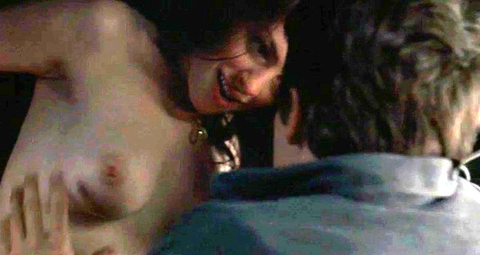 10P Anne Hathaway exposing her nice big tits in some nude movie caps