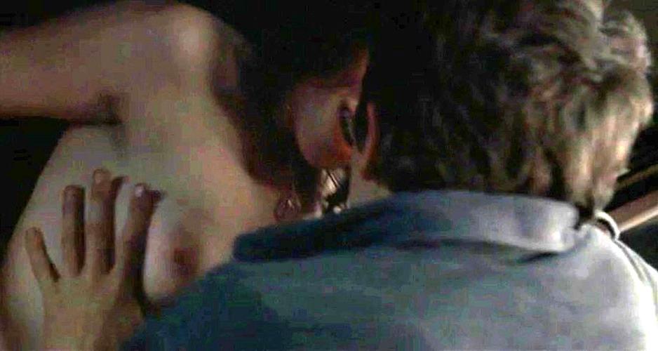 10P Anne Hathaway exposing her nice big tits in some nude movie caps