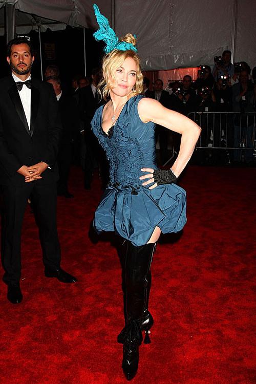 9P Madonna showing her pussy and tits and fucking hard