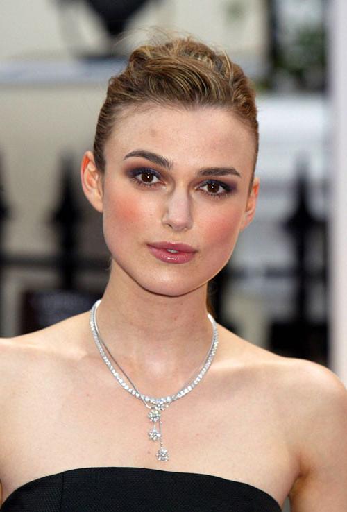 9P Keira Knightley showing her pussy and tits and fucking hard
