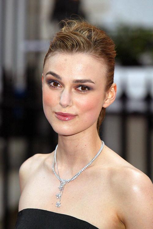 9P Keira Knightley showing her pussy and tits and fucking hard
