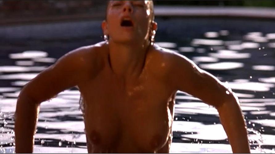 16P Jaime Pressly showing her nice big tits and ass in nude movie caps