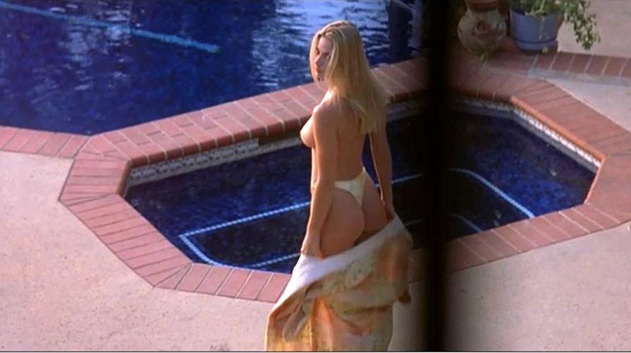 16P Jaime Pressly showing her nice big tits and ass in nude movie caps