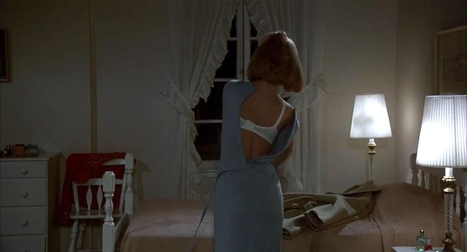 9P Mary Louise Weller showing her nice big tits in nude movie caps