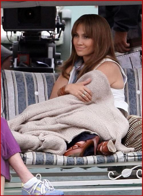 9P Jennifer Lopez showing her pussy and tits and fucking hard