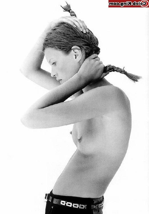 16P Hot celebrity Kate Moss naked showing off with tiny boobs