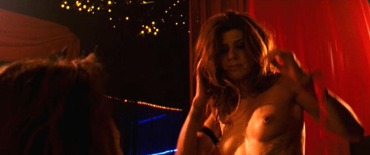 16P Marisa Tomei showing her nice big tits and great ass in nude movie caps
