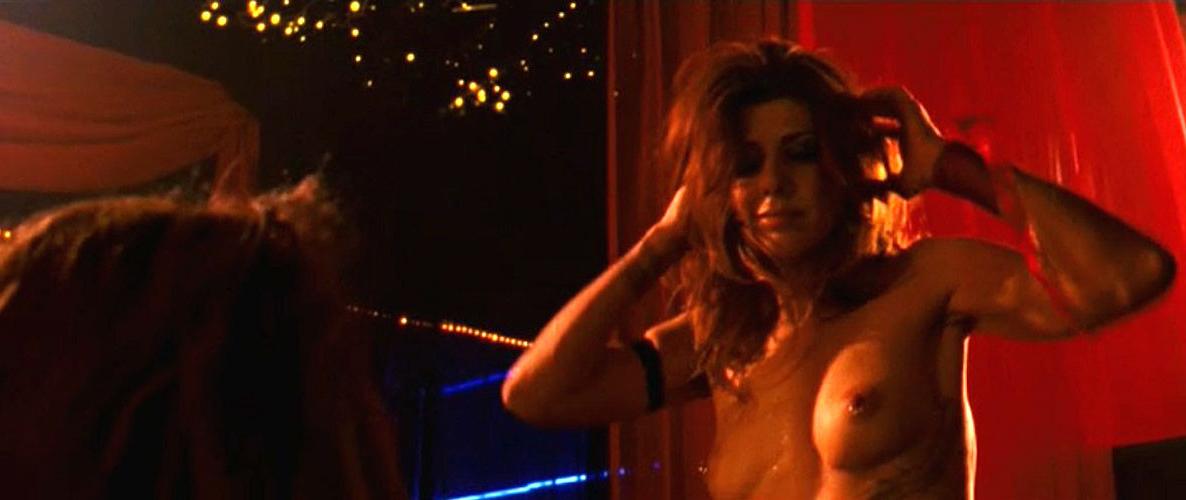 16P Marisa Tomei showing her nice big tits and great ass in nude movie caps