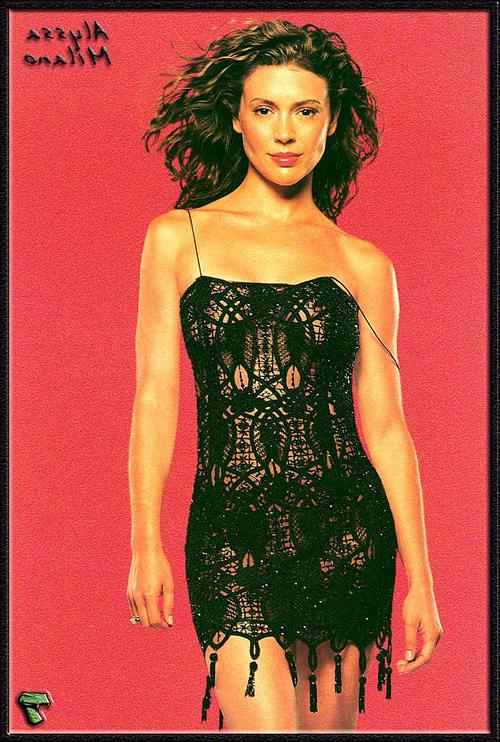 16P Alyssa Milano showing hairy pussy and tits slip paparazzi pictures