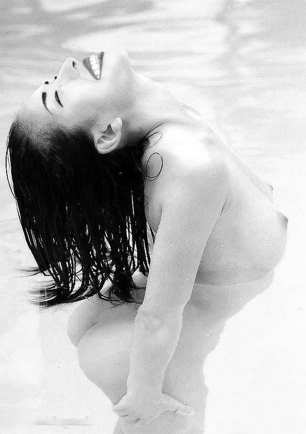 15P Lucy Liu showing her sweet nude perky tits