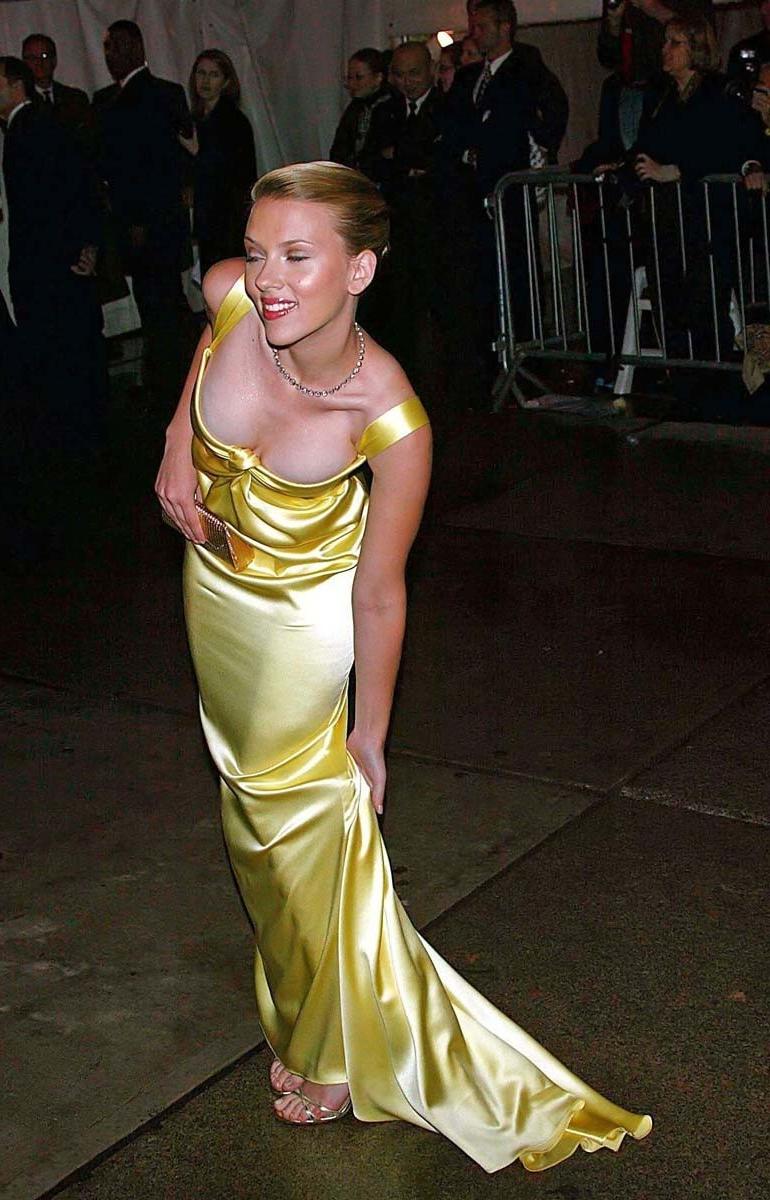 15P Scarlett Johansson doing best nude sex scene ever