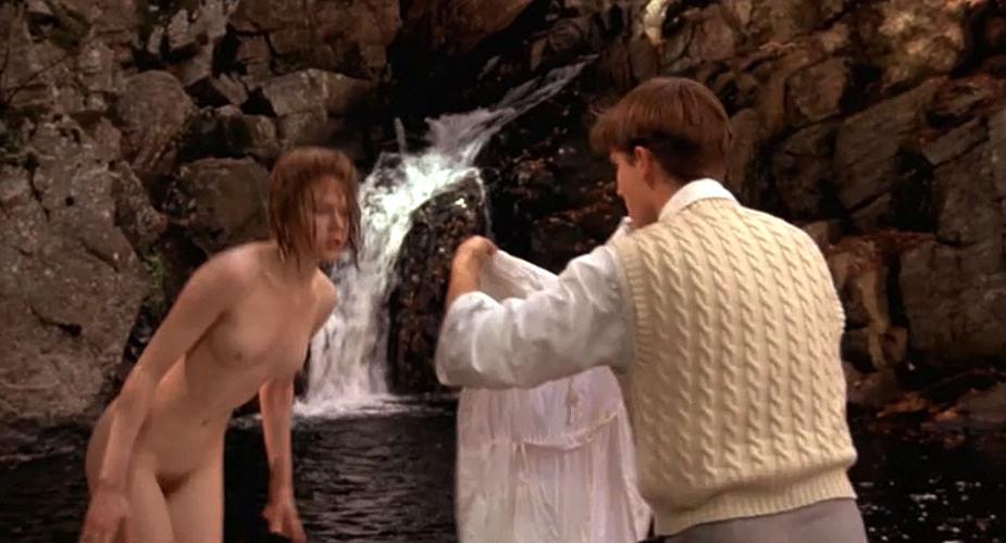 10P Nicole showing her nice tits and hairy pussy in nude movie caps