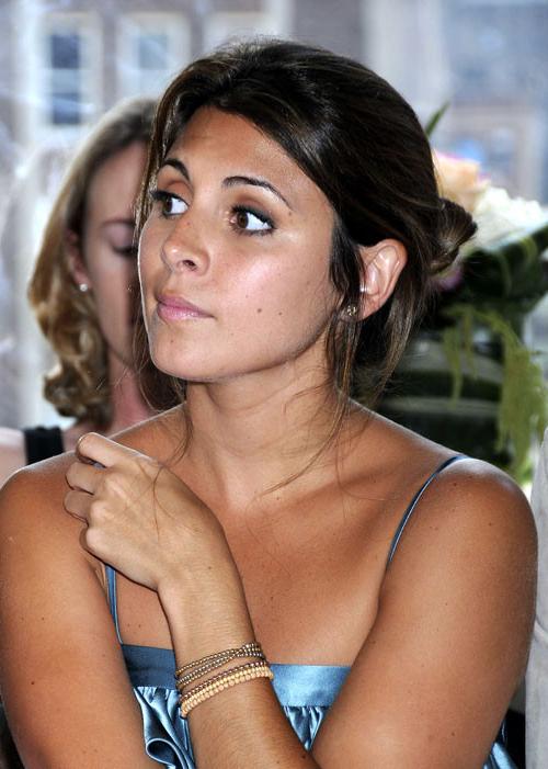 15P Jamie Lynn Sigler showing her nice pussy upskirt paparazzi pictures
