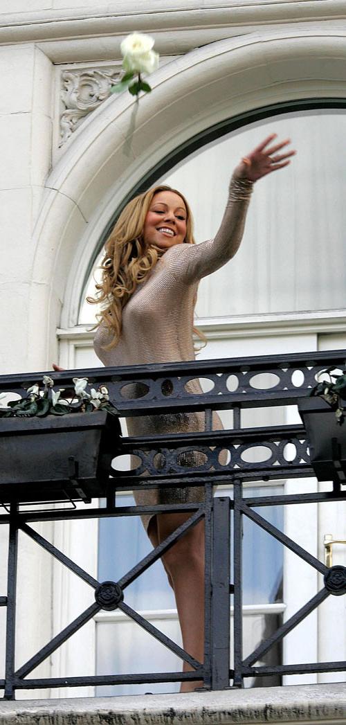 16P Mariah Carey showing her pussy and tits slip paparazzi pictures