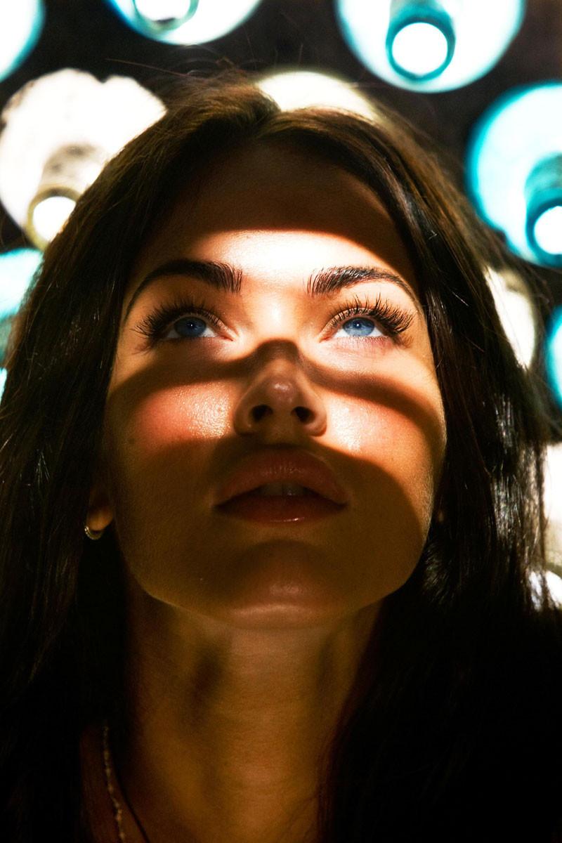 15P Megan Fox cute in bikini and exposing boobs