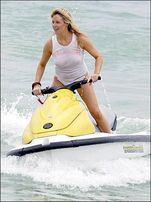 10P Abi Titmuss exposing her nice big tits and pussy upskirt paparazzi pictures
