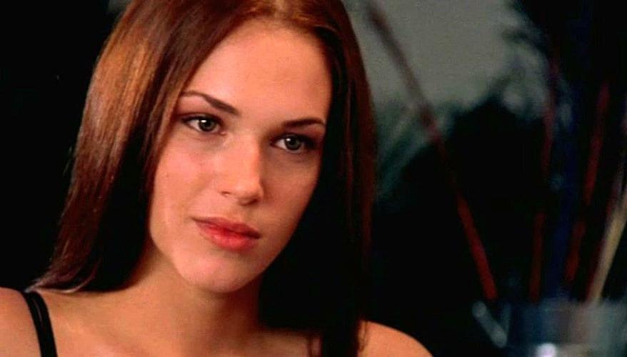 10P Amanda Righetti showing her nice big tits in nude movie caps
