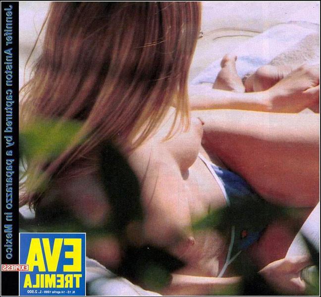 16P Jennifer Aniston showing her nice big tits and upskirt paparazzi pictures