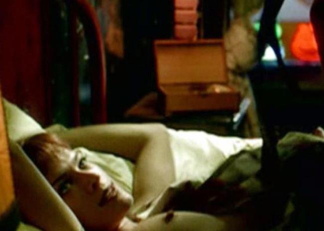 15P Milla Jovovich nude perky tits and stunning ass