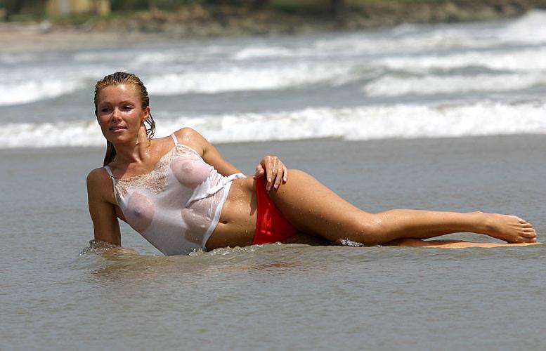 15P Nell McAndrew fleshing her panties upskirt paparazzi pictures and showing tits i
