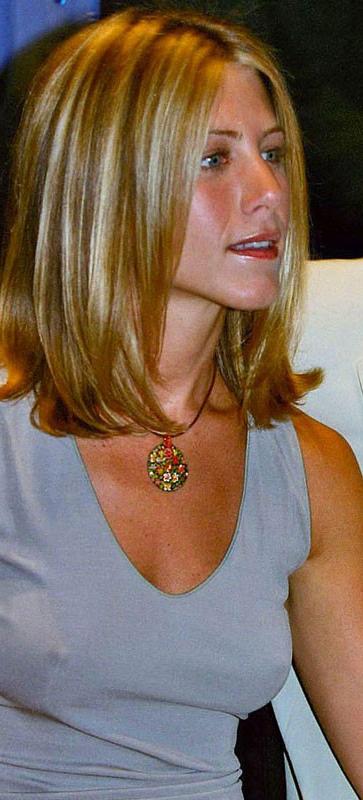 15P Jennifer Aniston great ass in thongs and nude tits
