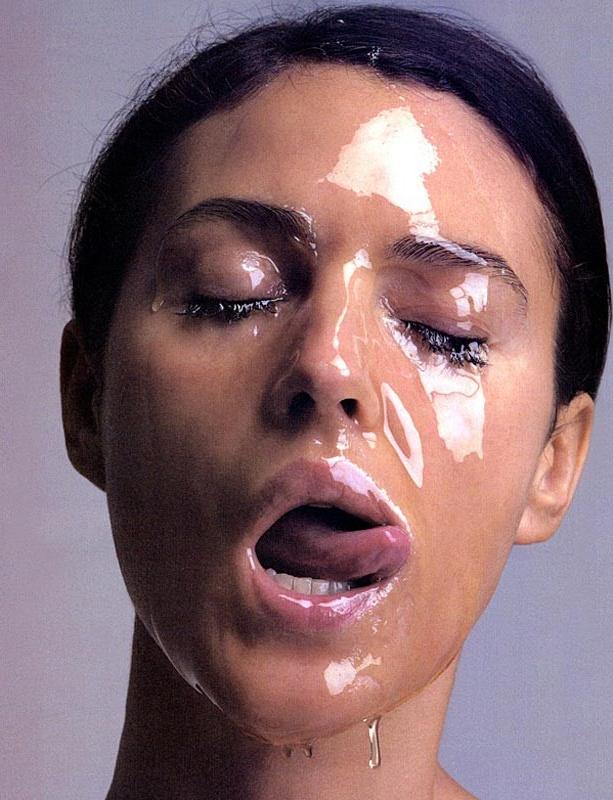 15P Monica Bellucci nude topless and hairy pussy