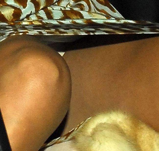 15P Jennifer Lopez see thu hard nipples and great ass