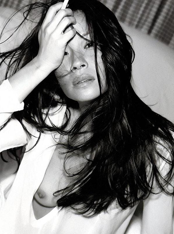 15P Lucy Liu exposed perky tits and nasty lesbian kiss