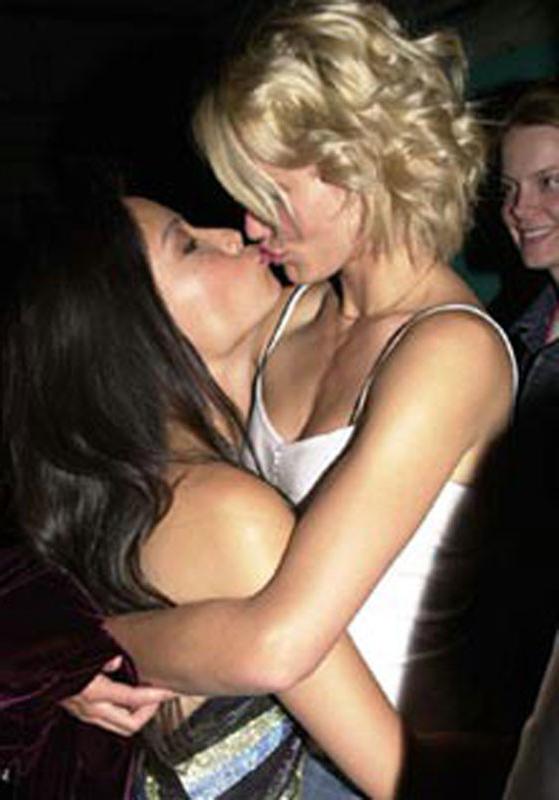 15P Lucy Liu exposed perky tits and nasty lesbian kiss