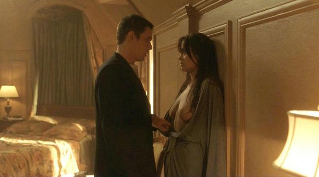 15P Angelina Jolie quality pics of tattoo on nude ass