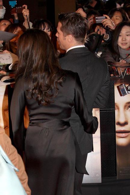 15P Angelina Jolie quality pics of tattoo on nude ass