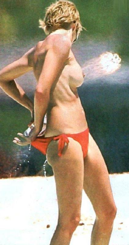15P Sharon Stone cold water on her wet hairy pussy