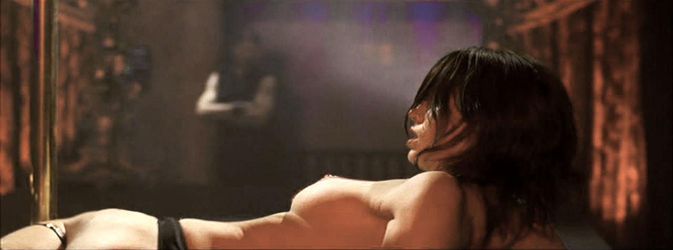 16P Jessica Biel showing her nice big tits in latest nude movie caps and posing very