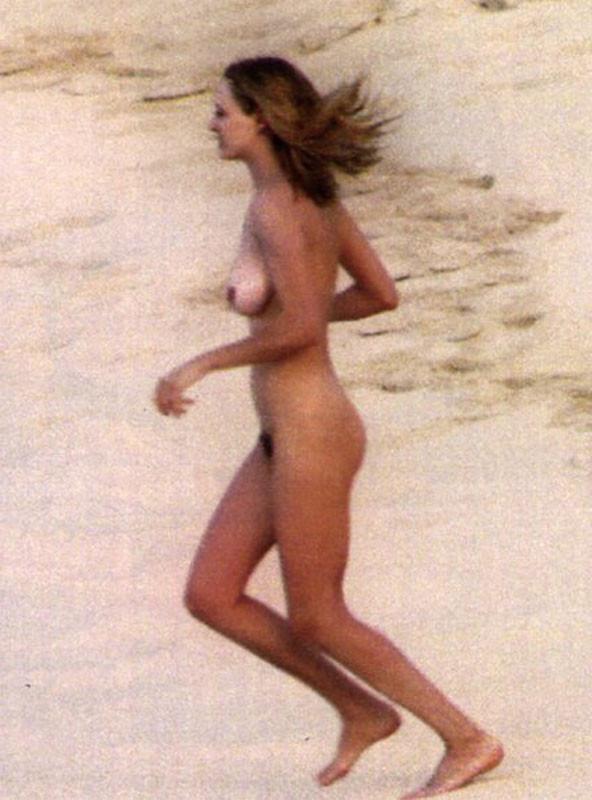15P Uma Thurman exposed boobs and hairy pussy