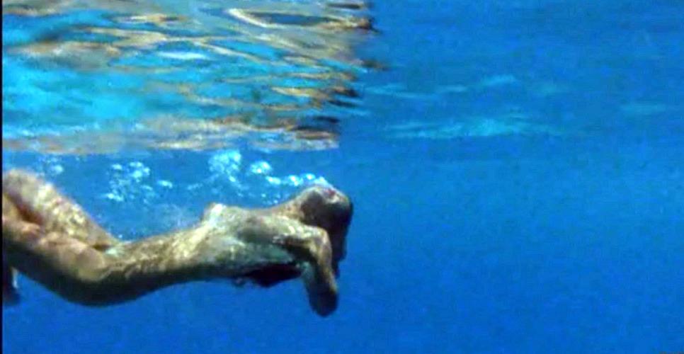 16P Phoebe Cates showing her nice big tits and hairy pussy in water