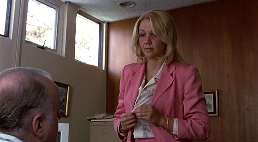 16P Maggie Gyllenhaal showing her nice big tits in nude movie caps