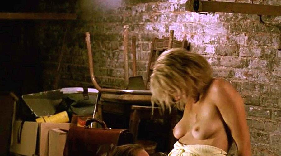 16P Maggie Gyllenhaal showing her nice big tits and fucking hard from behind