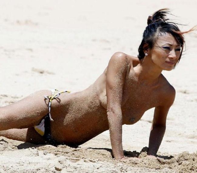 15P Bai Ling hard nipples and expose her tits