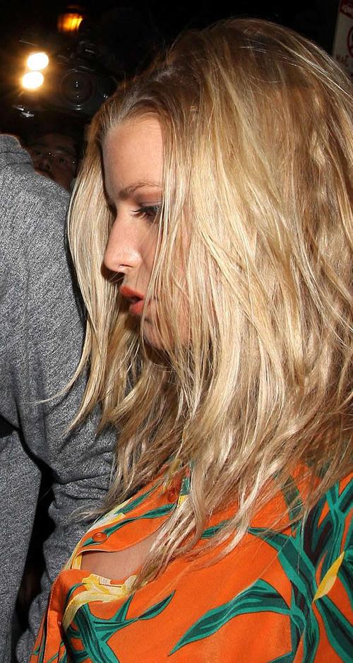 16P Jessica Simpson showing her great ass upskirt on street paparazzi pictures