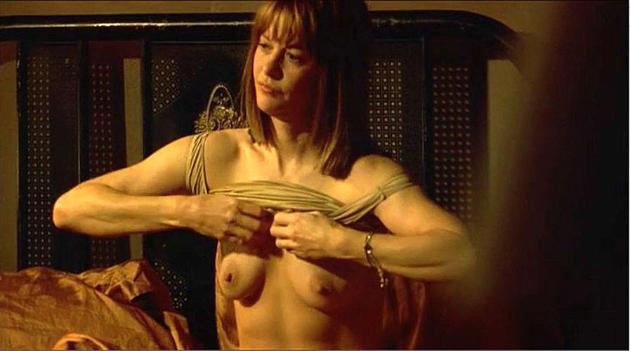 15P Meg Ryan showing her nice big tits in nude movie caps