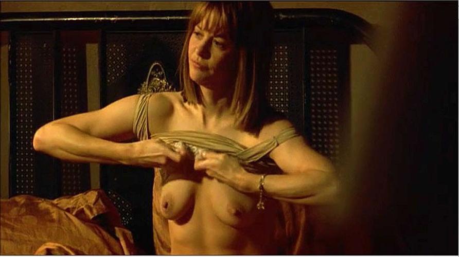 15P Meg Ryan showing her nice big tits in nude movie caps