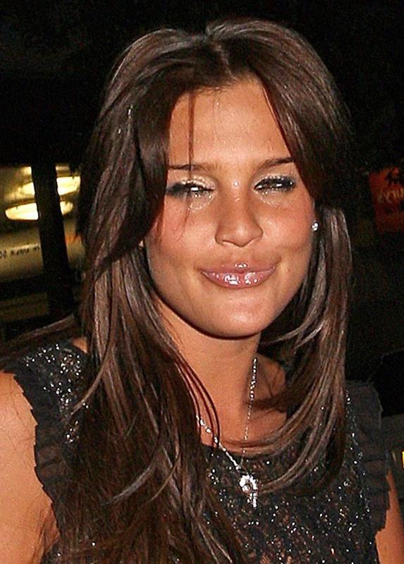 15P Celebrity Danielle Lloyd awesome cleavage pictures