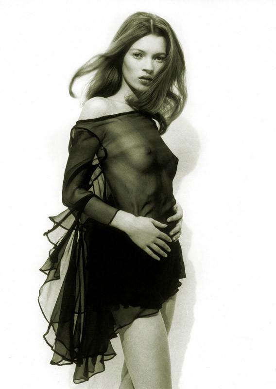 15P Celebrity Kate Moss posing and showing her small tits