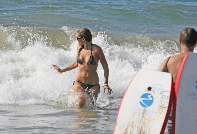 15P Celebrity blonde babe Lauren Conrad stunning ass in bikini