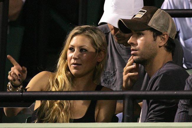 15P Celebrity Anna Kournikova really amazing sexy ass in bikini